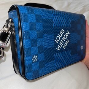 COPY - LOUIS VUITTON AUTHENTIC CROSS BODY